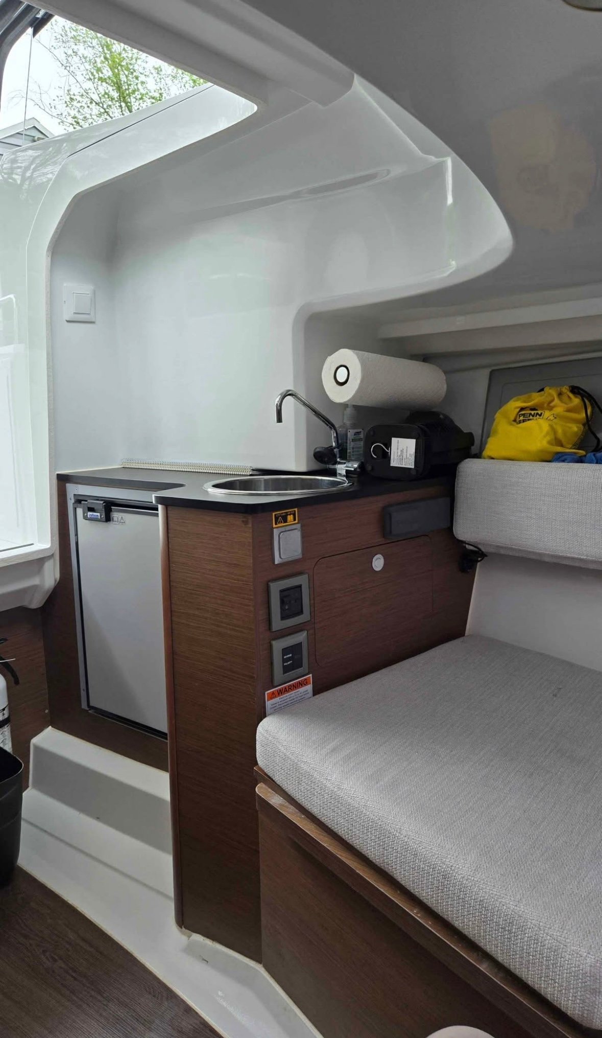 2022 Jeanneau Leader 7.5 thumbnail