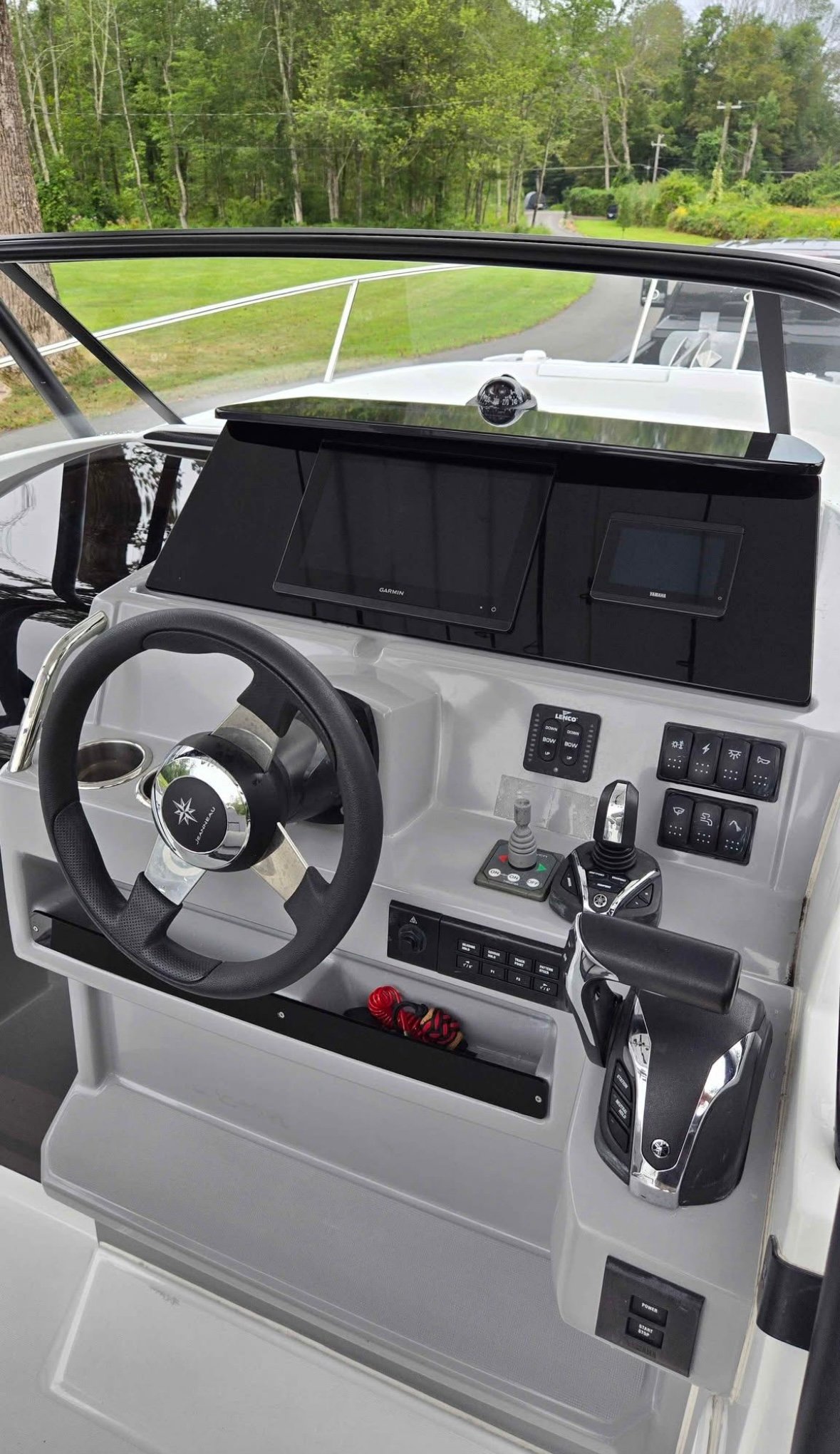 2022 Jeanneau Leader 7.5 thumbnail