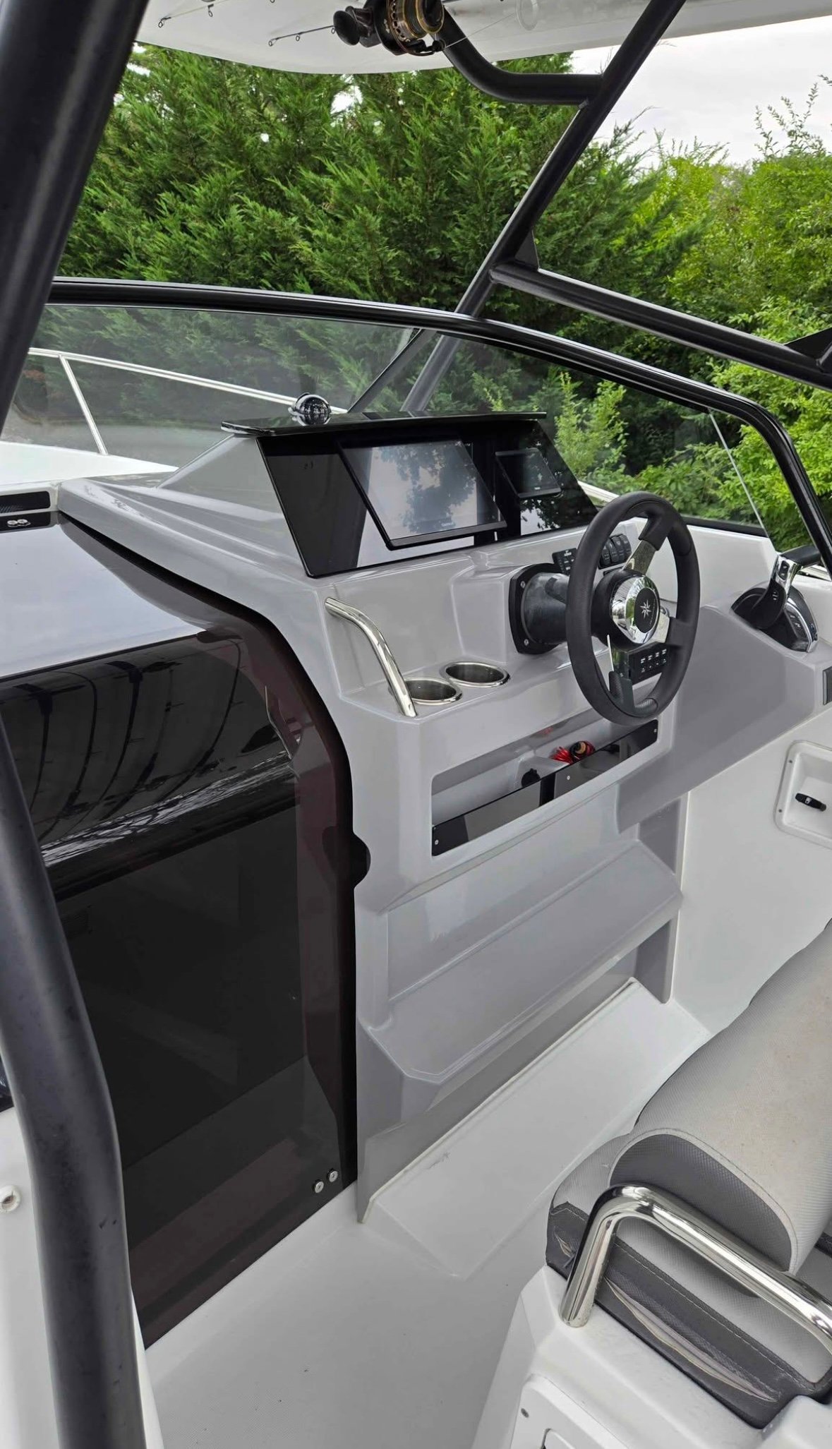 2022 Jeanneau Leader 7.5 thumbnail