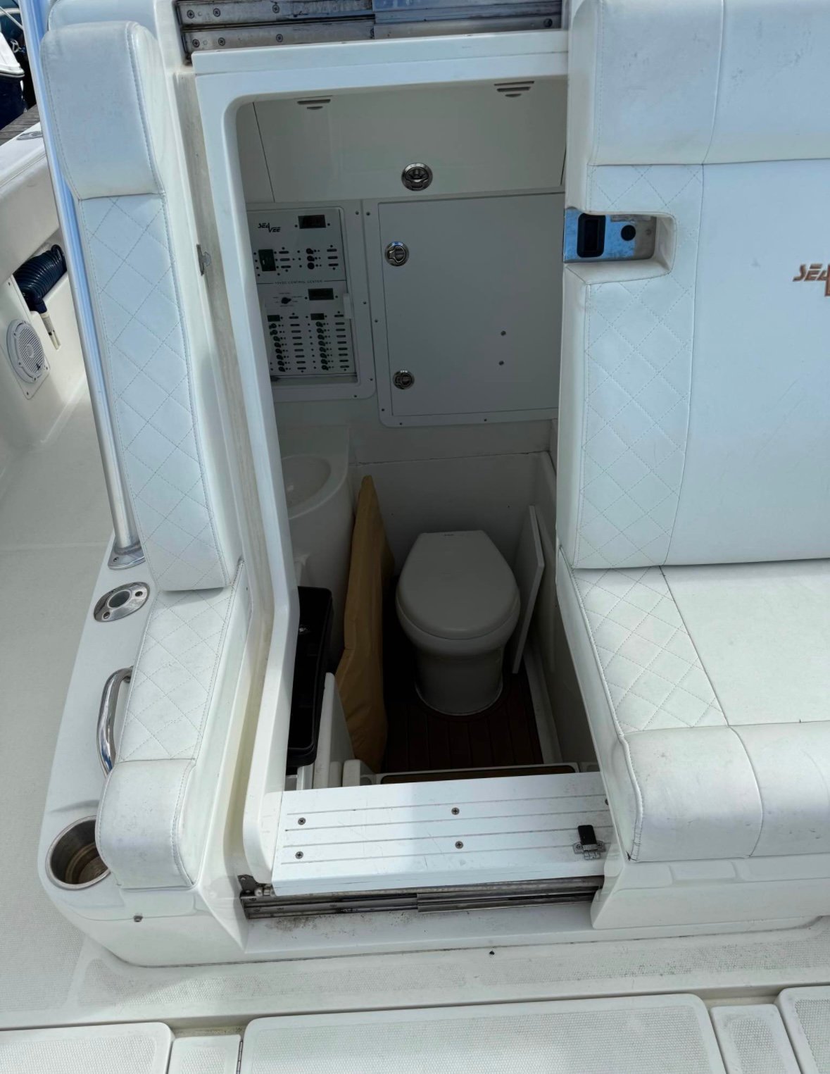 2016 SeaVee 340 thumbnail