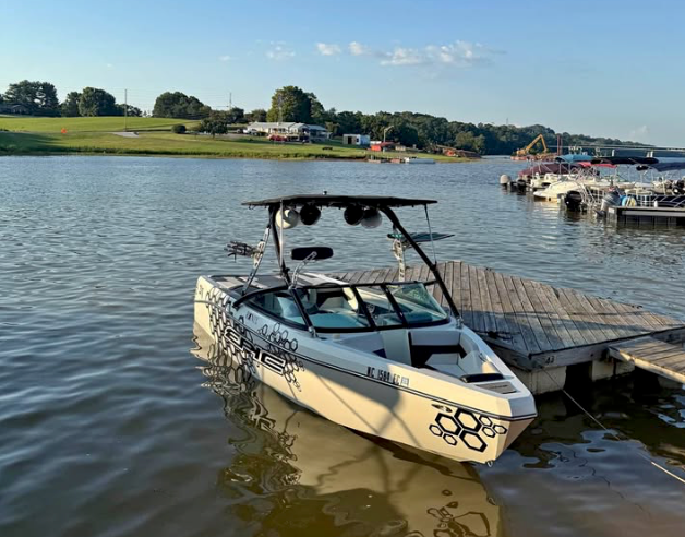 2014 Epic Boats Epic 21v photo